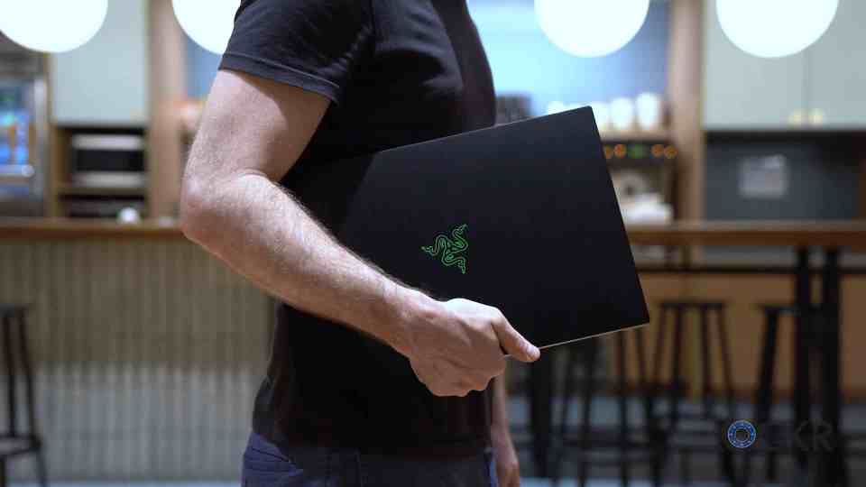 Razer Blade 15 Under Arm
